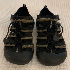 Keens water shoes